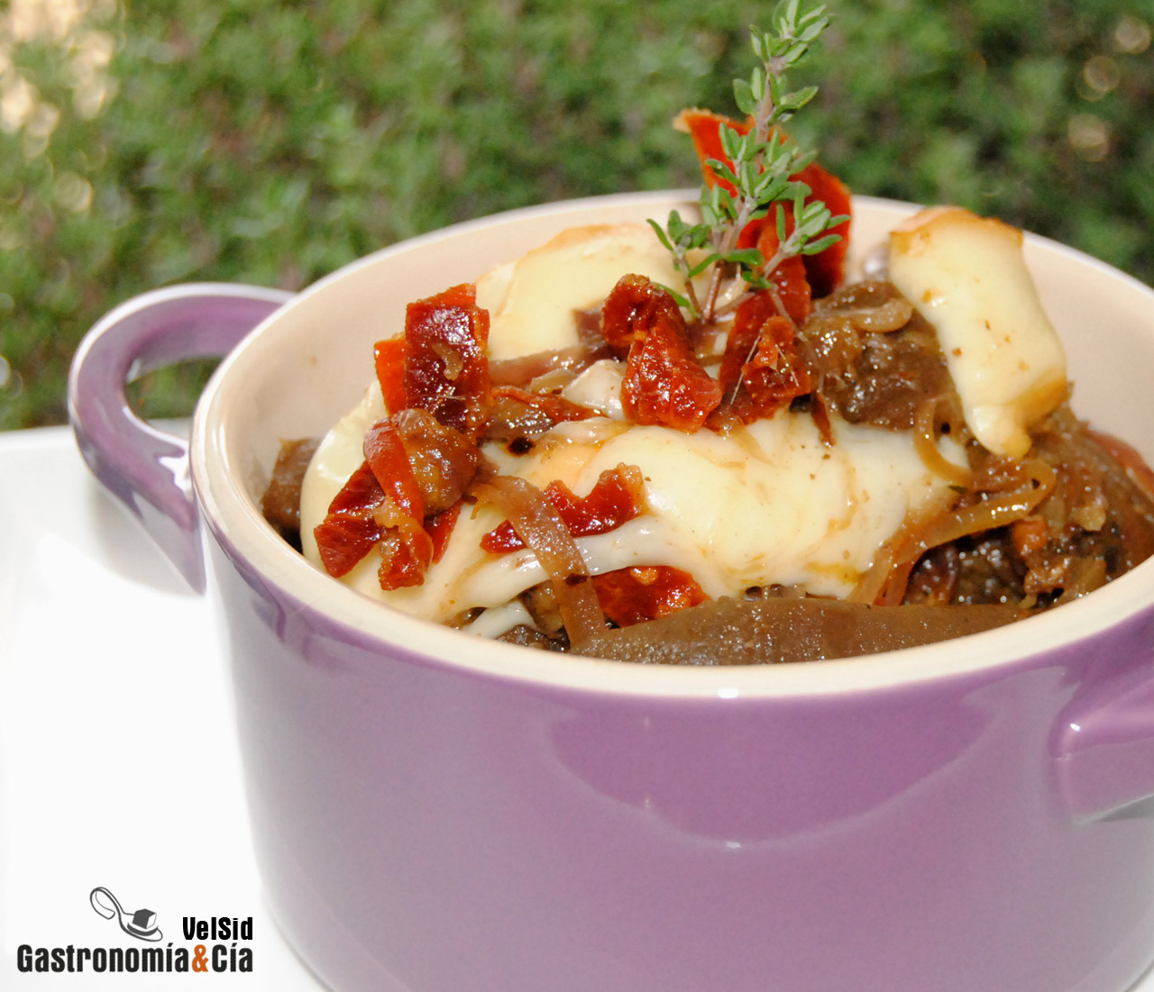 Berenjenas estofadas con jamón y queso ahumado