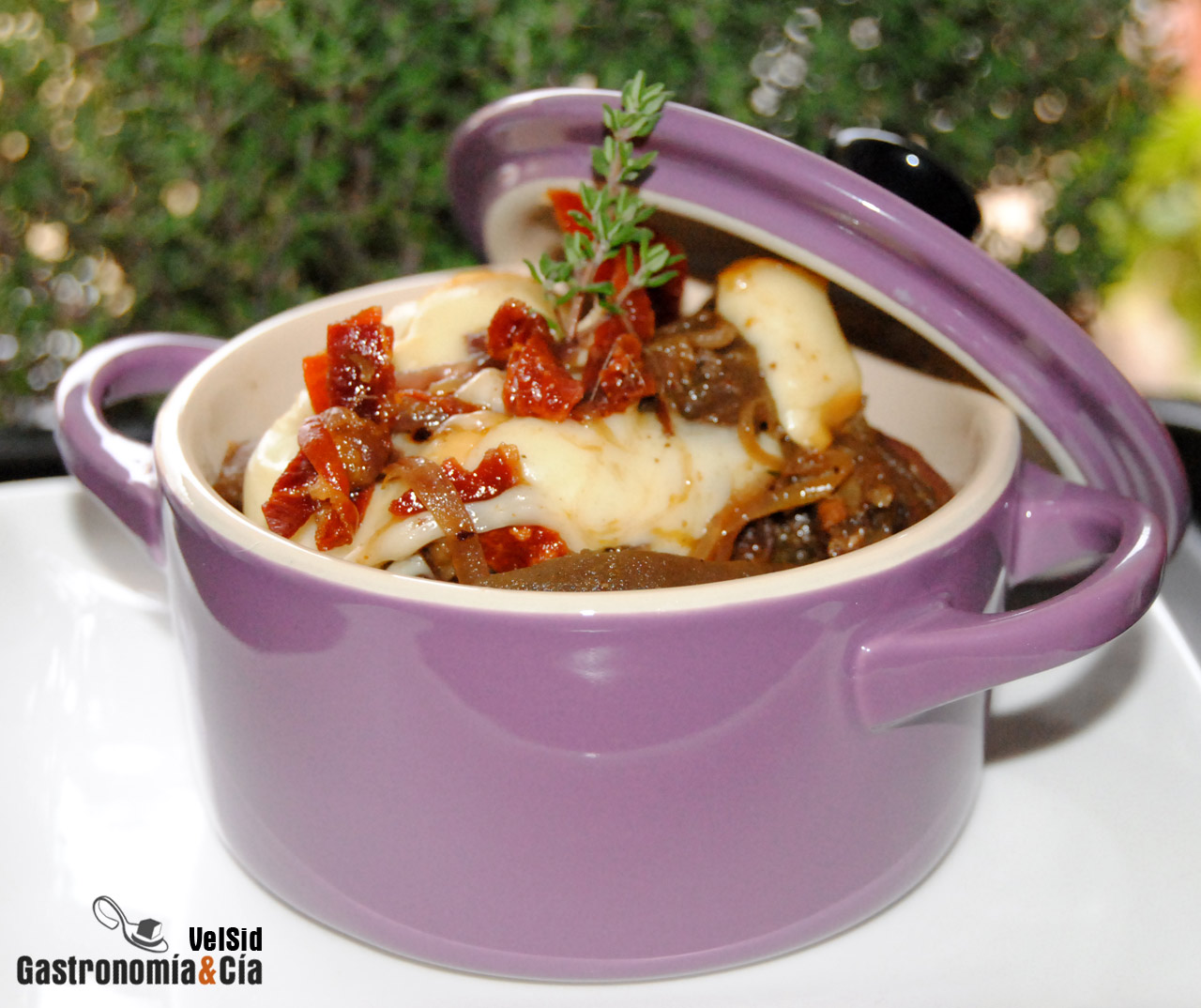 Berenjenas estofadas con jamón y queso ahumado