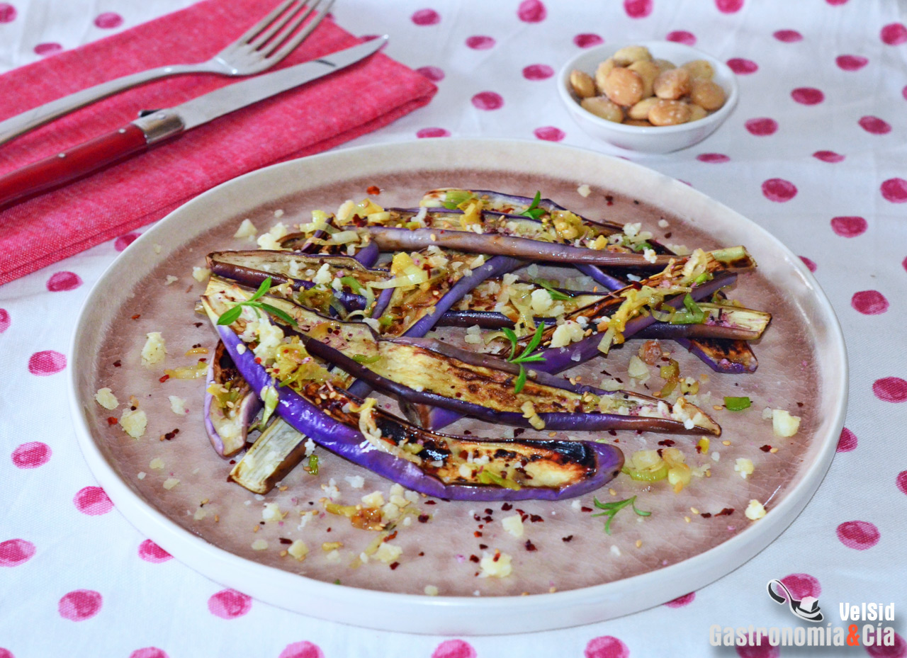 Berenjenas japonesas a la plancha con puerro y queso ah