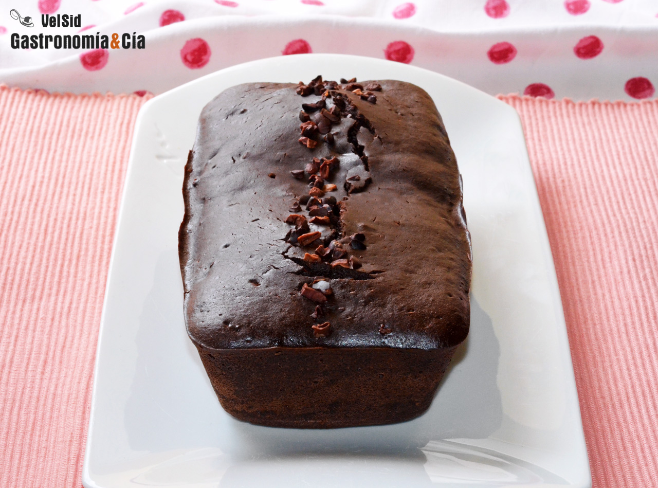 Bizcocho de chocolate y crujiente de cacao