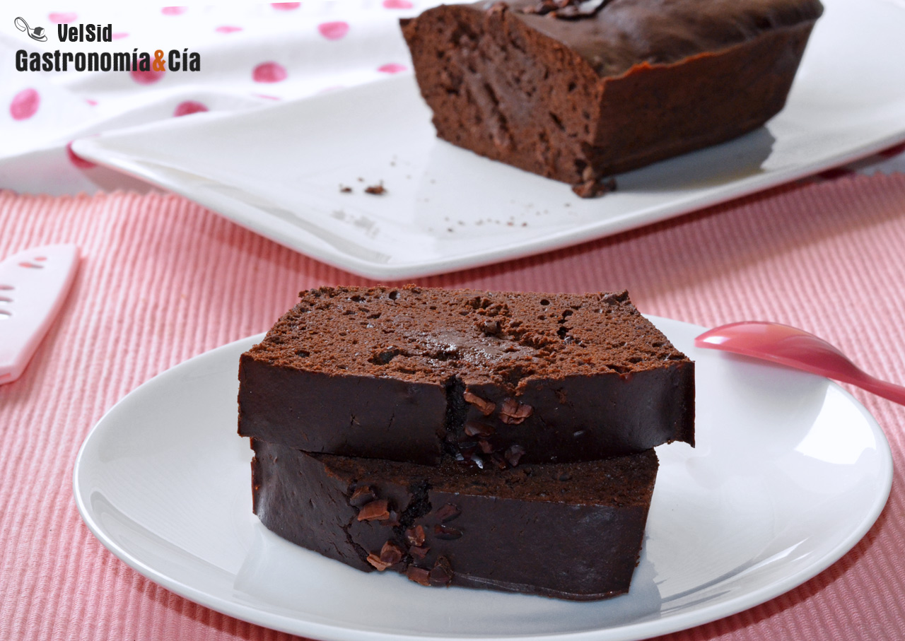 Bizcocho de chocolate y crujiente de cacao