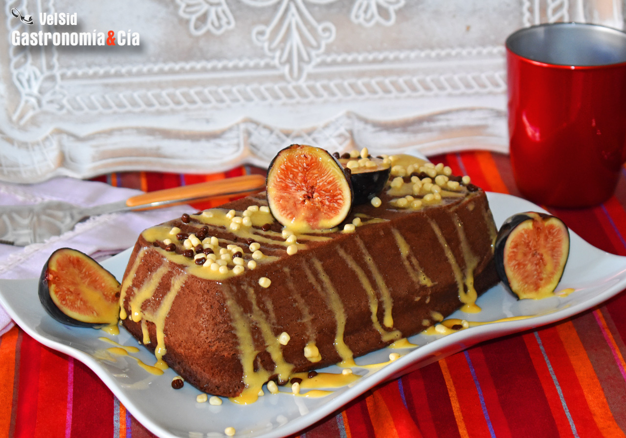 Bizcocho de chocolate rico en proteínas