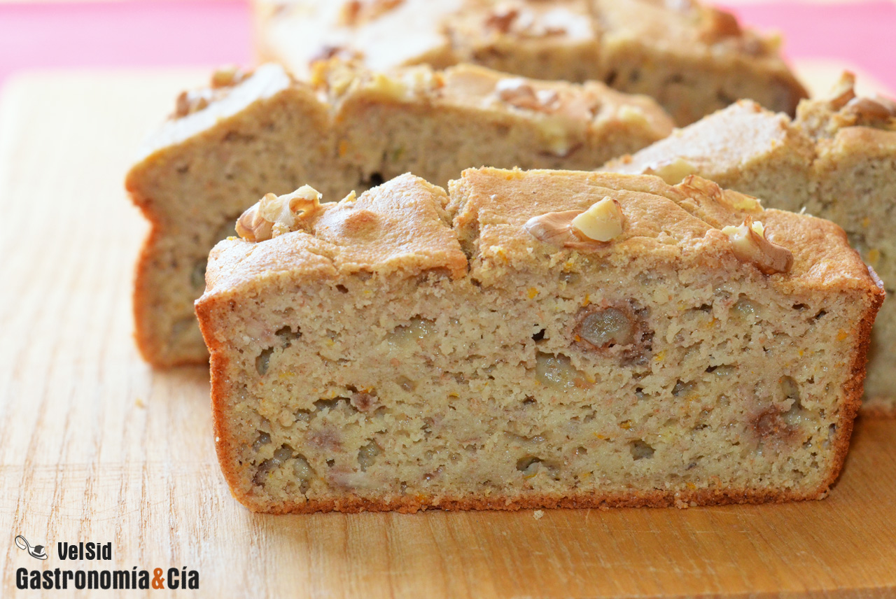 Bizcocho de avena, plátano y nueces