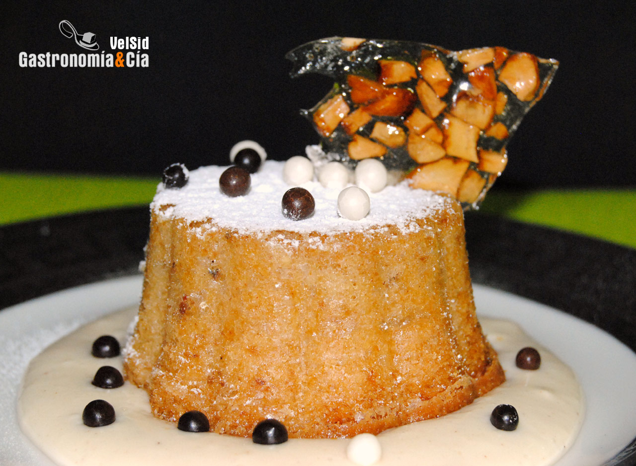 Bizcocho de castañas con salsa de ron