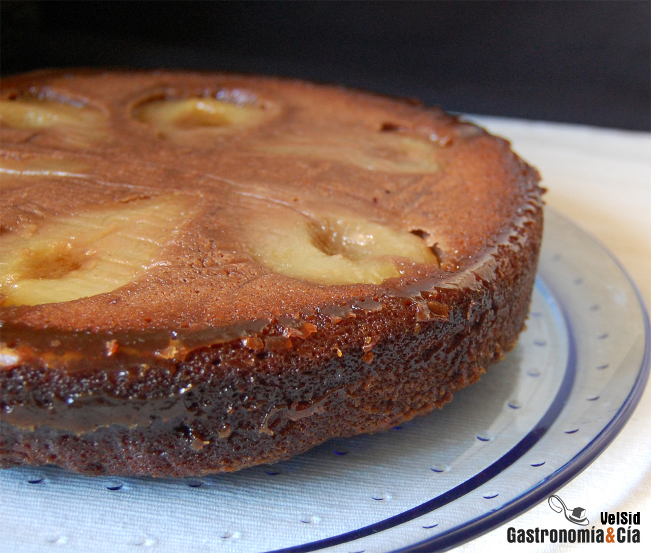 Bizcocho de chocolate con peras