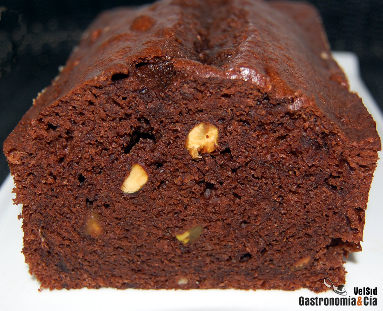 Bizcocho de chocolate y pistachos