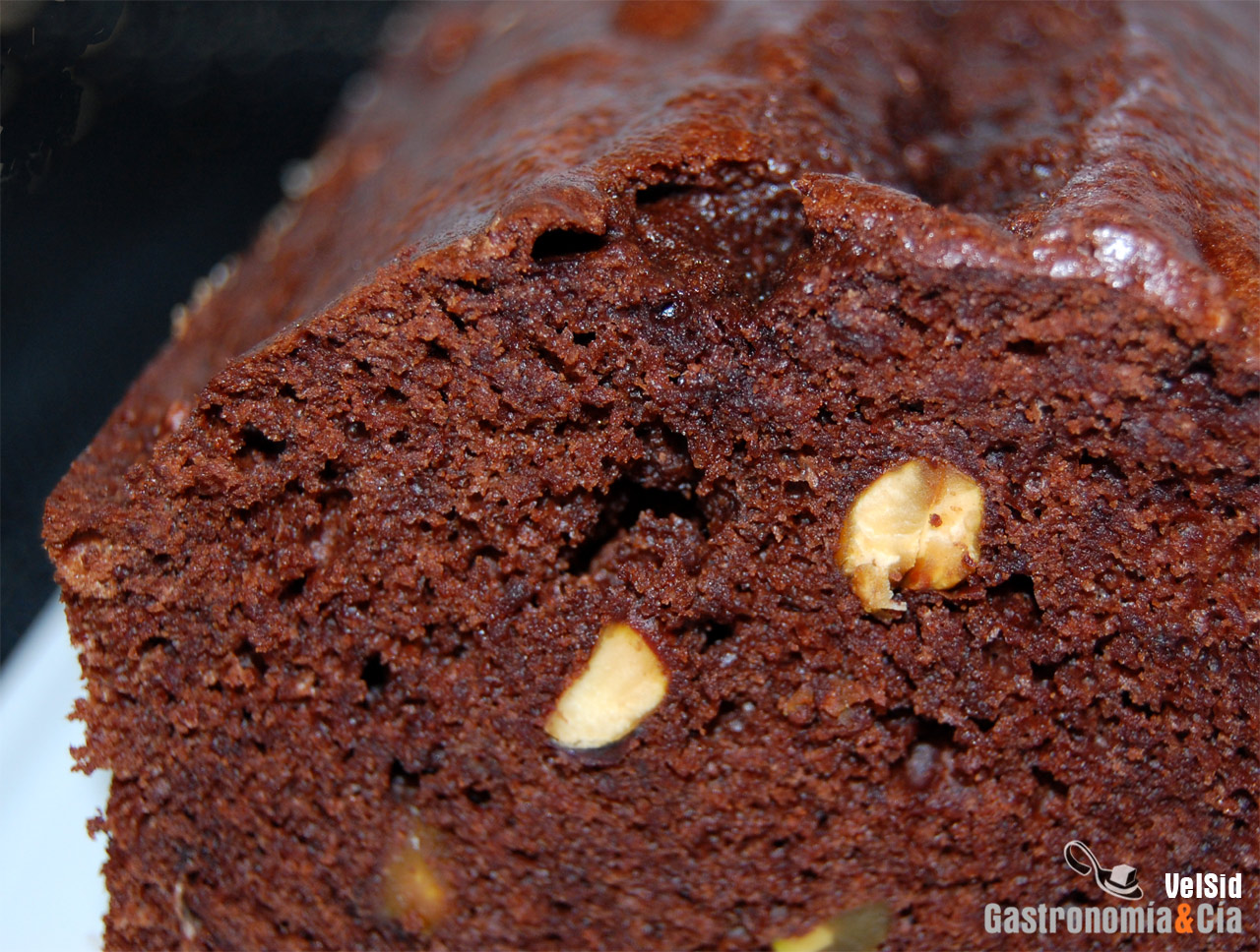 Bizcocho de chocolate y pistachos