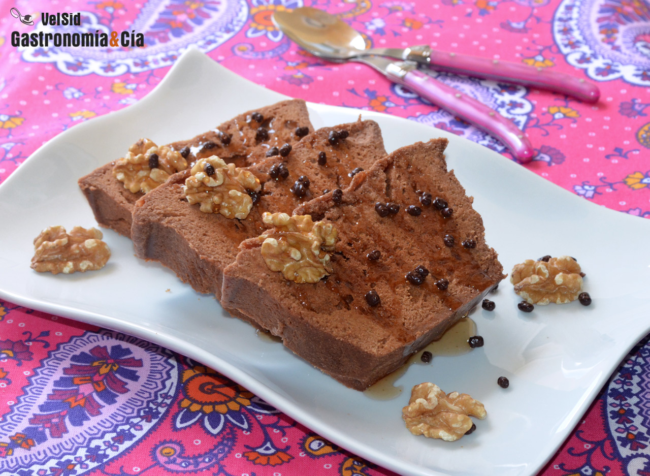 Bizcocho de chocolate fácil en microondas