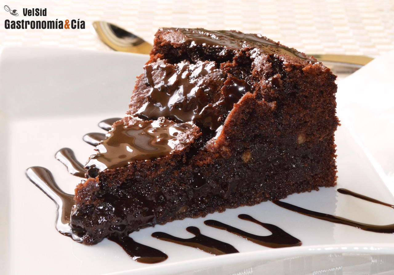 Bizcocho húmedo de chocolate y anís