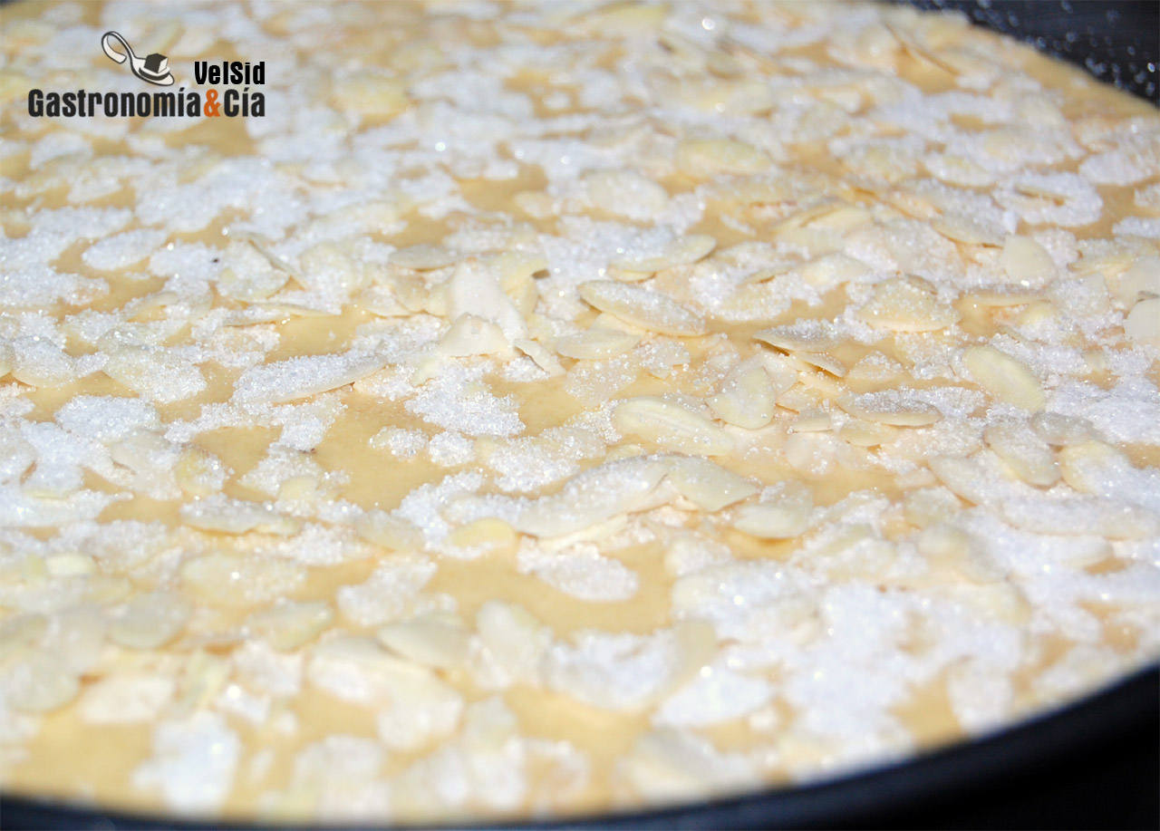 Bizcocho con lemon curd y chocolate caliente