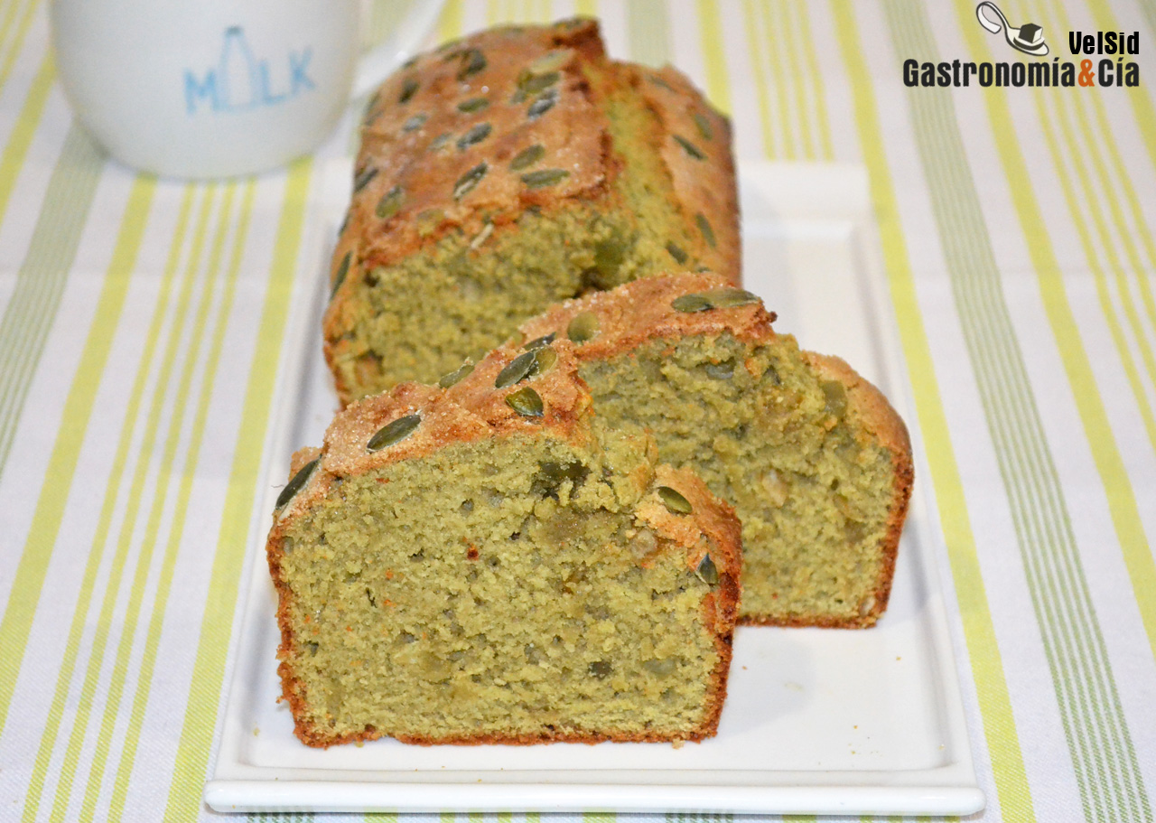 Bizcocho de pipas de calabaza y cítricos