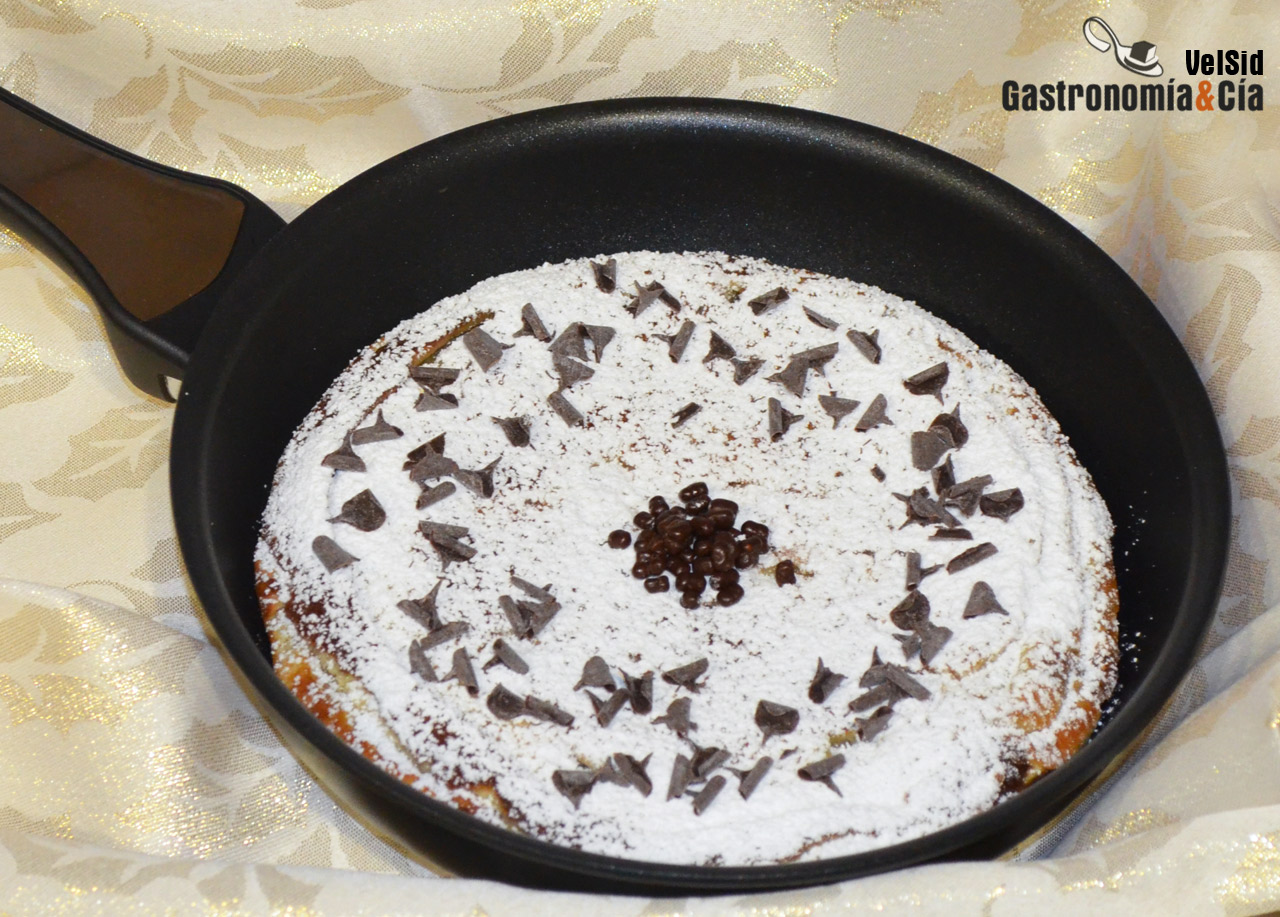 Brownie de chocolate blanco en sartén