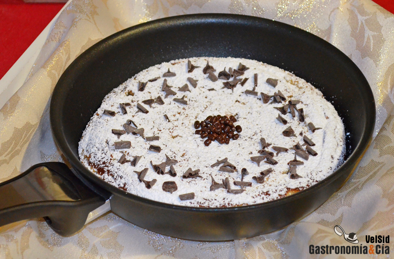 Brownie de chocolate blanco en sartén