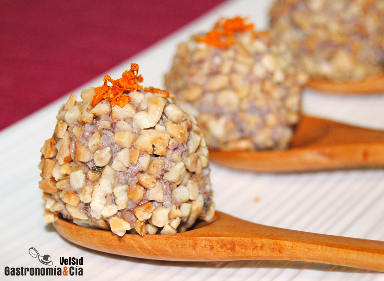 Bombón de morcilla y miel de azahar