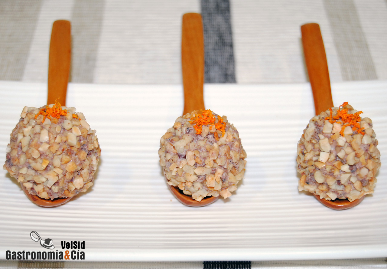 Bombón de morcilla y miel de azahar