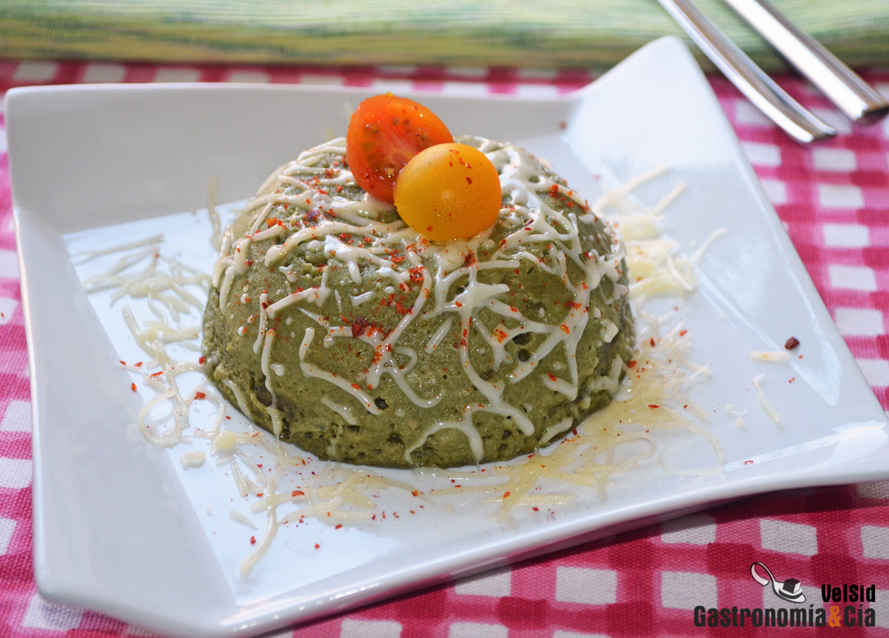 Bowlcake de kale, jamón y queso