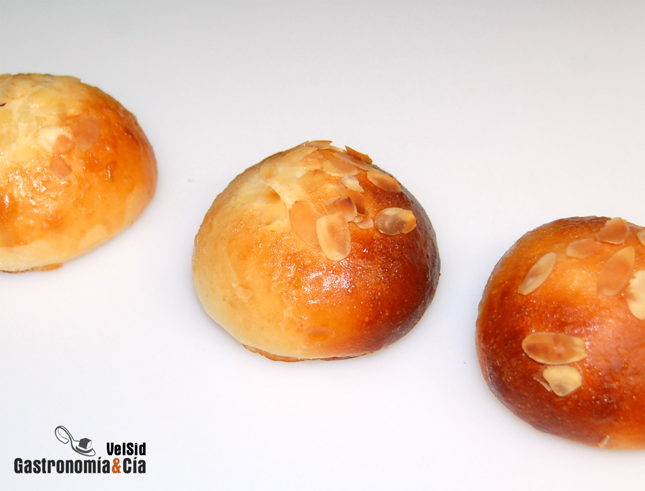 Brioche relleno de fresones