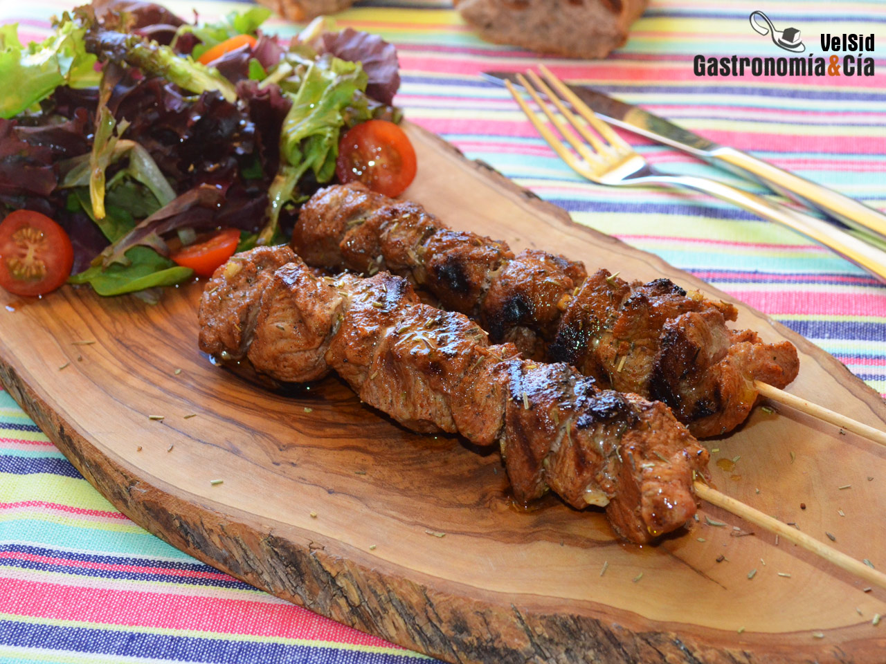 Brochetas de pavo picantes a la parrilla