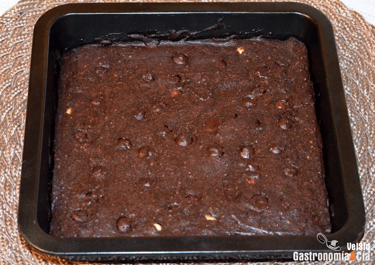 Brownie de chocolate y avellanas tostadas