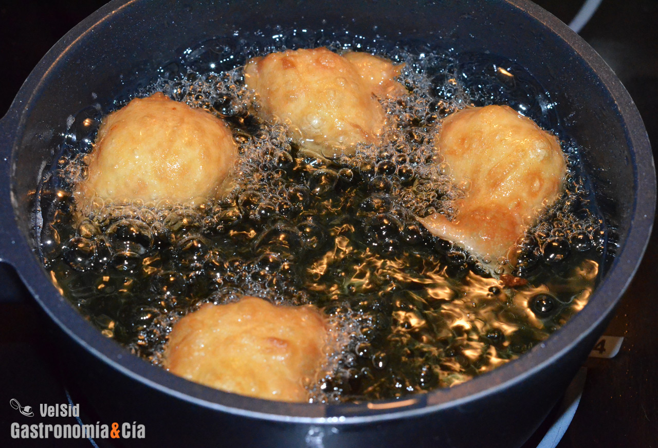 Buñuelos de viento con anís