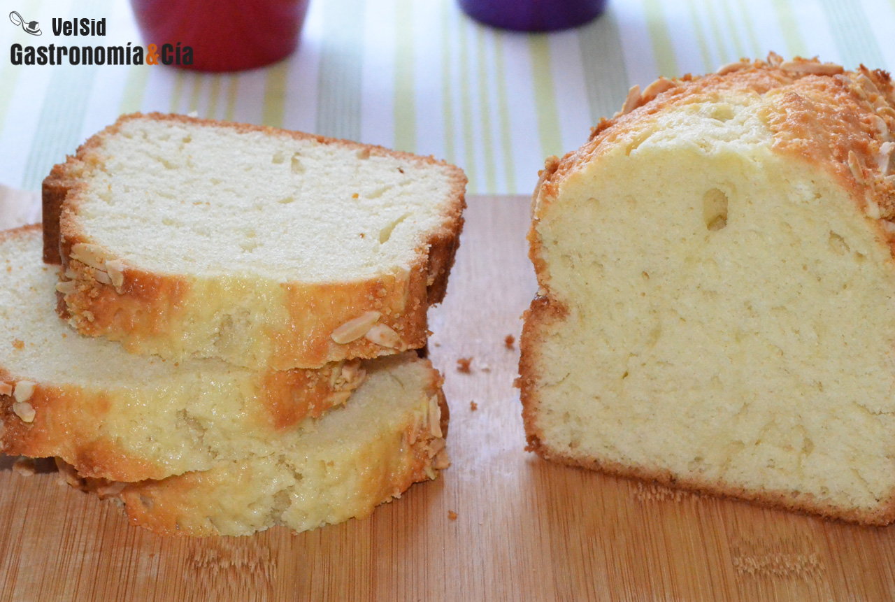 Cake de anís con almendra y naranja confitada