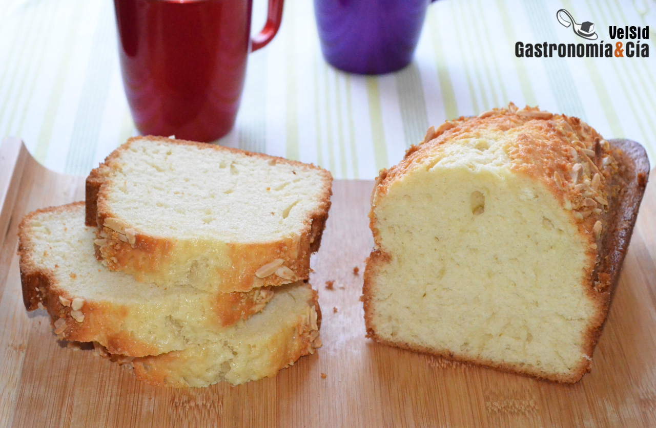 Cake de anís con almendra y naranja confitada