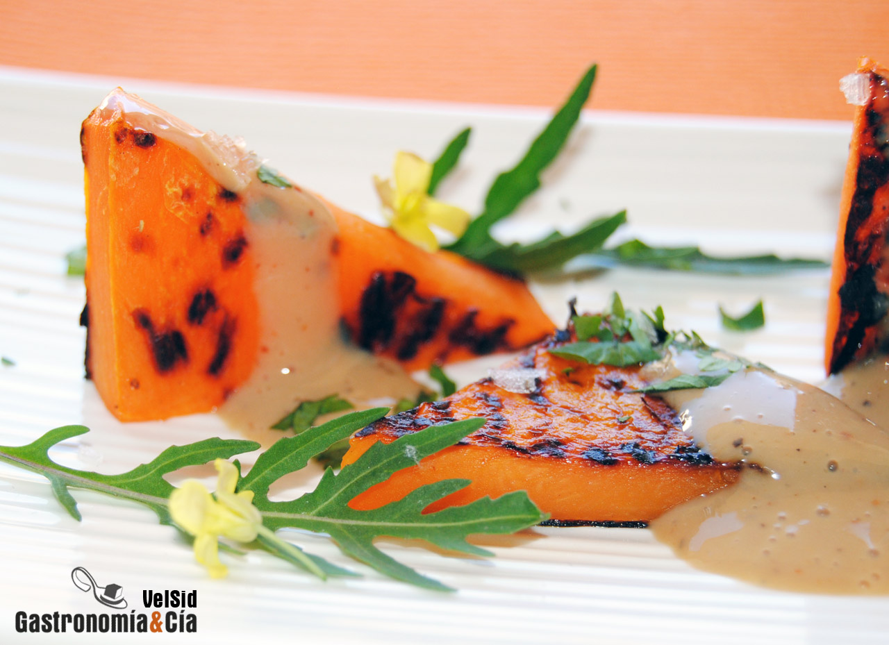 Calabaza a la parrilla con salsa de buttermilk