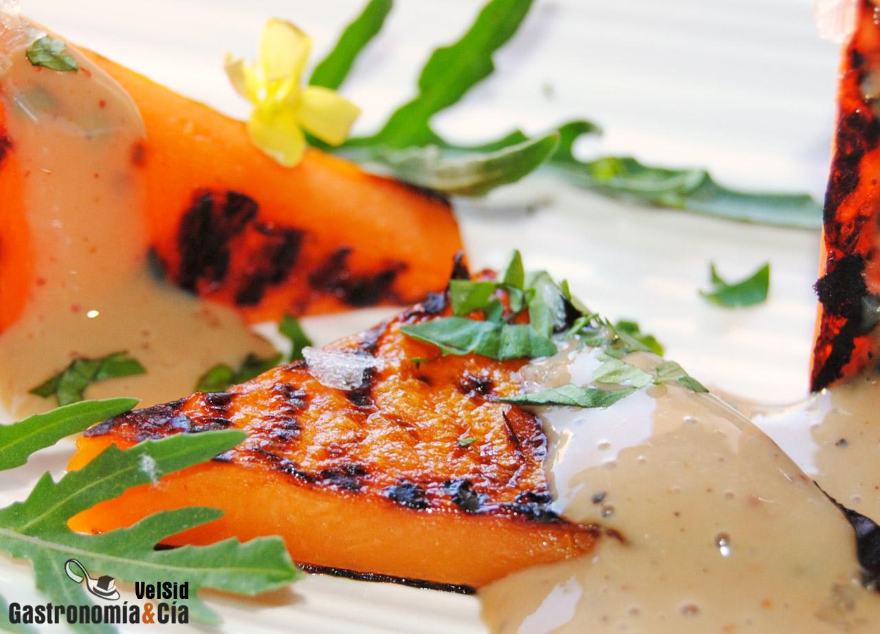 Calabaza a la parrilla con salsa de buttermilk