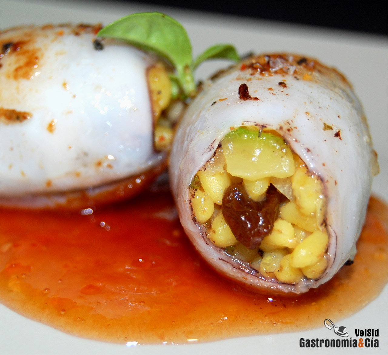 Calamares rellenos de trigo tierno y calabacín