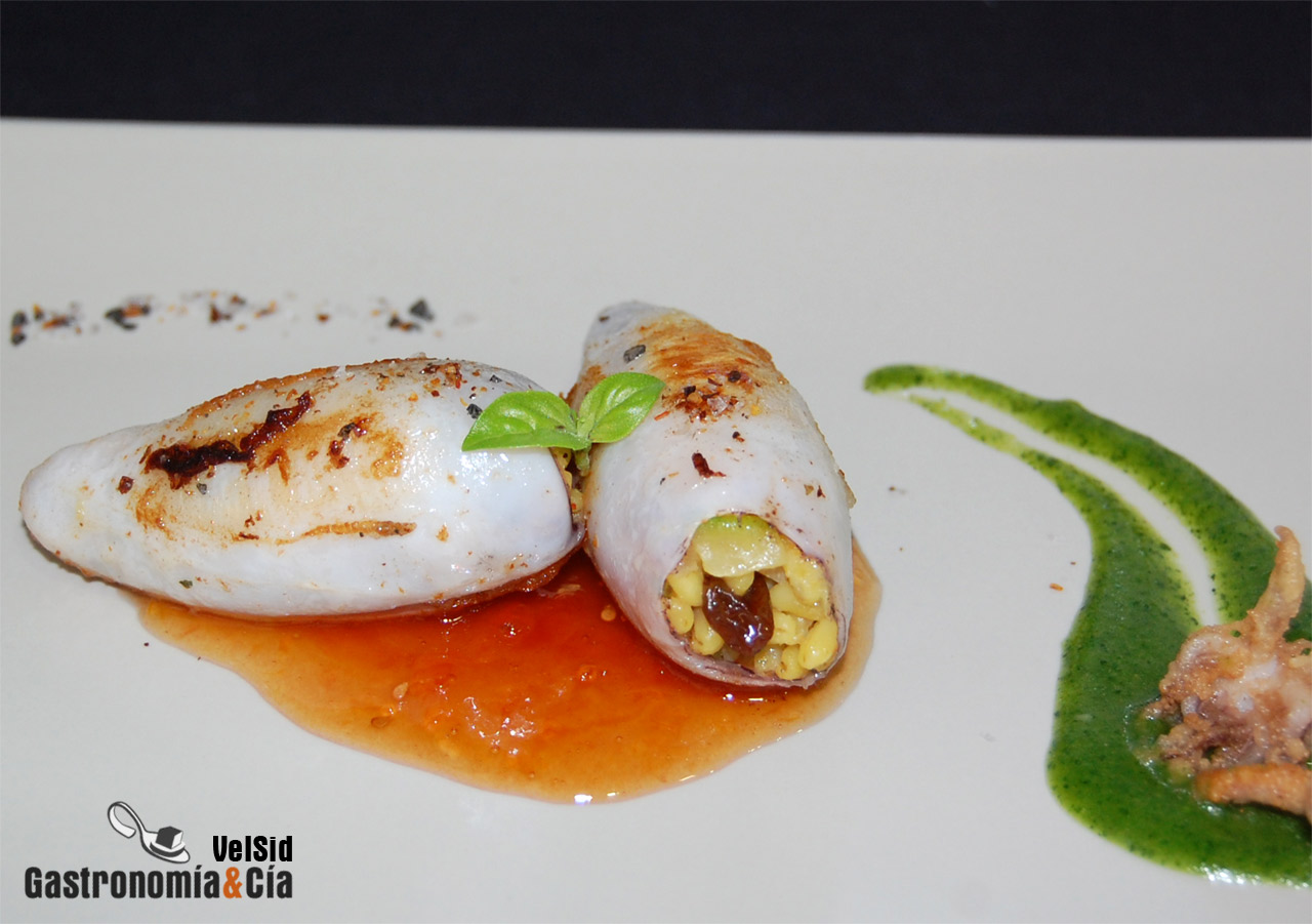 Calamares rellenos de trigo tierno y calabacín