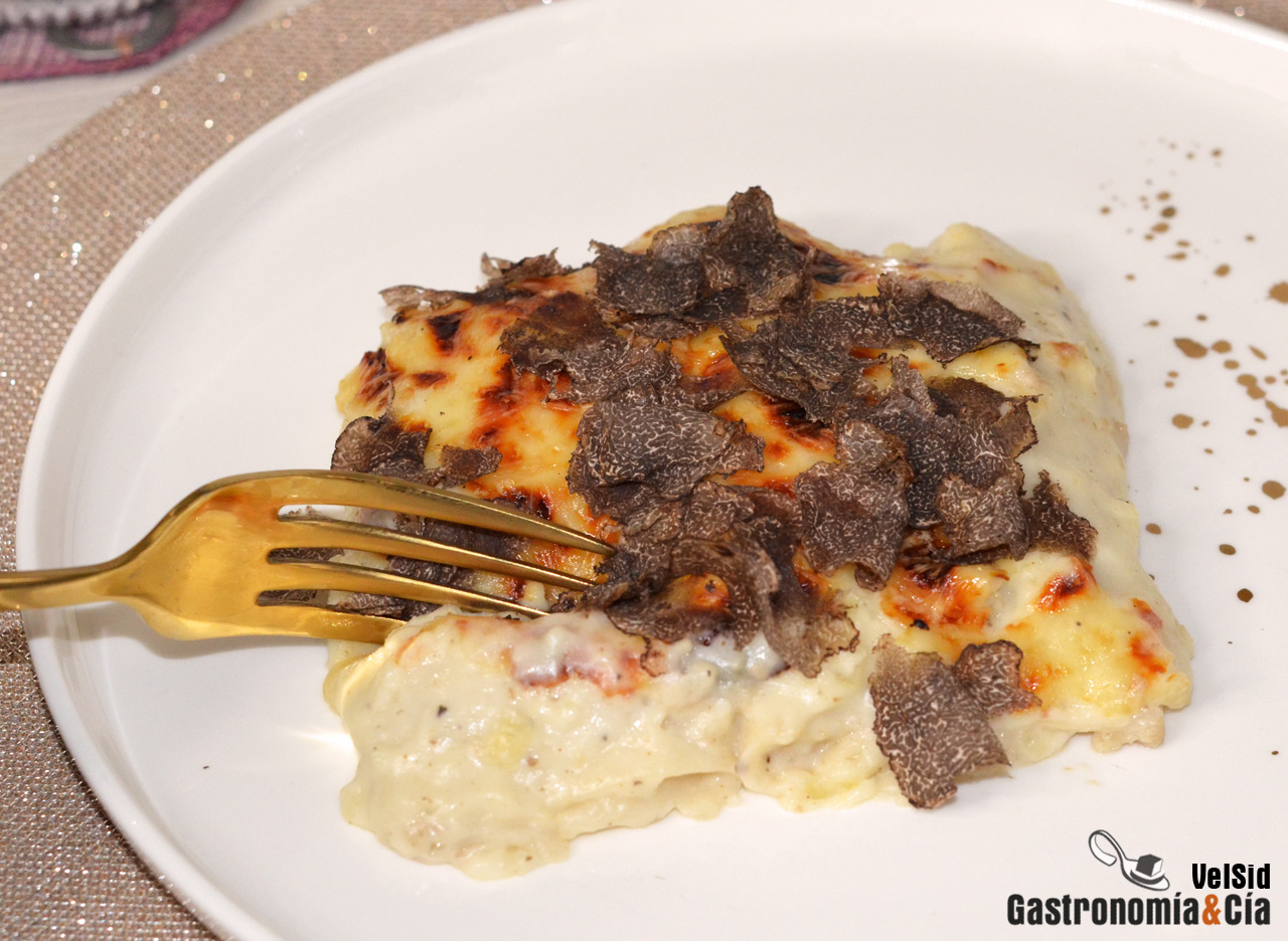Canelones con bechamel y trufa negra