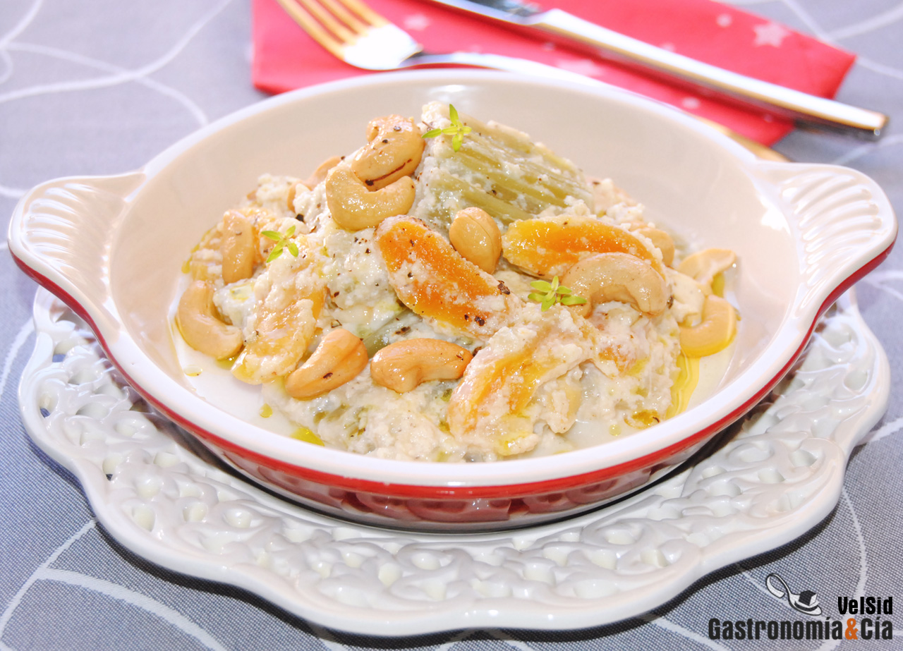 Cardos con requesón, orejones y anacardos