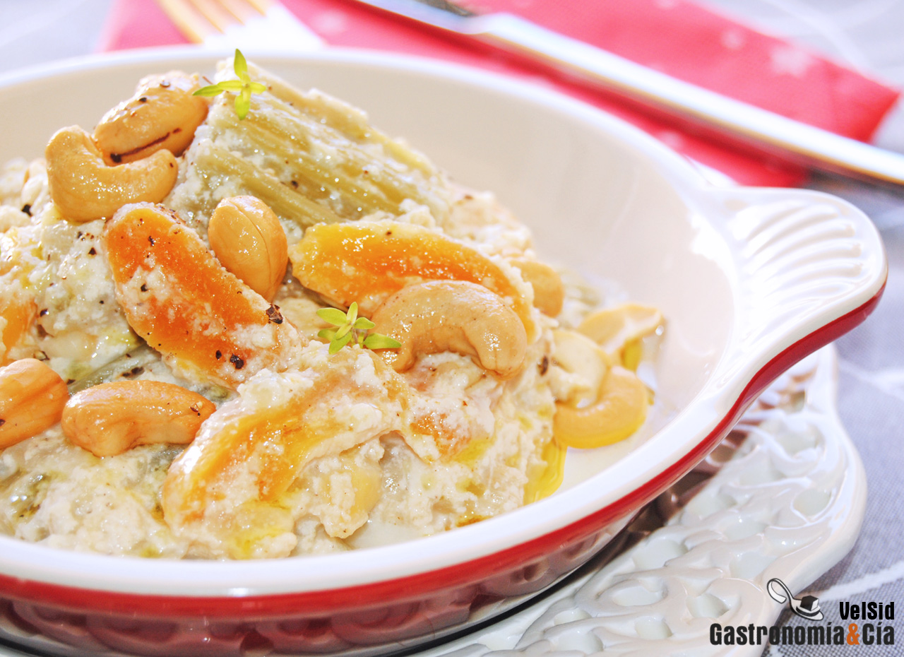 Cardos con requesón, orejones y anacardos