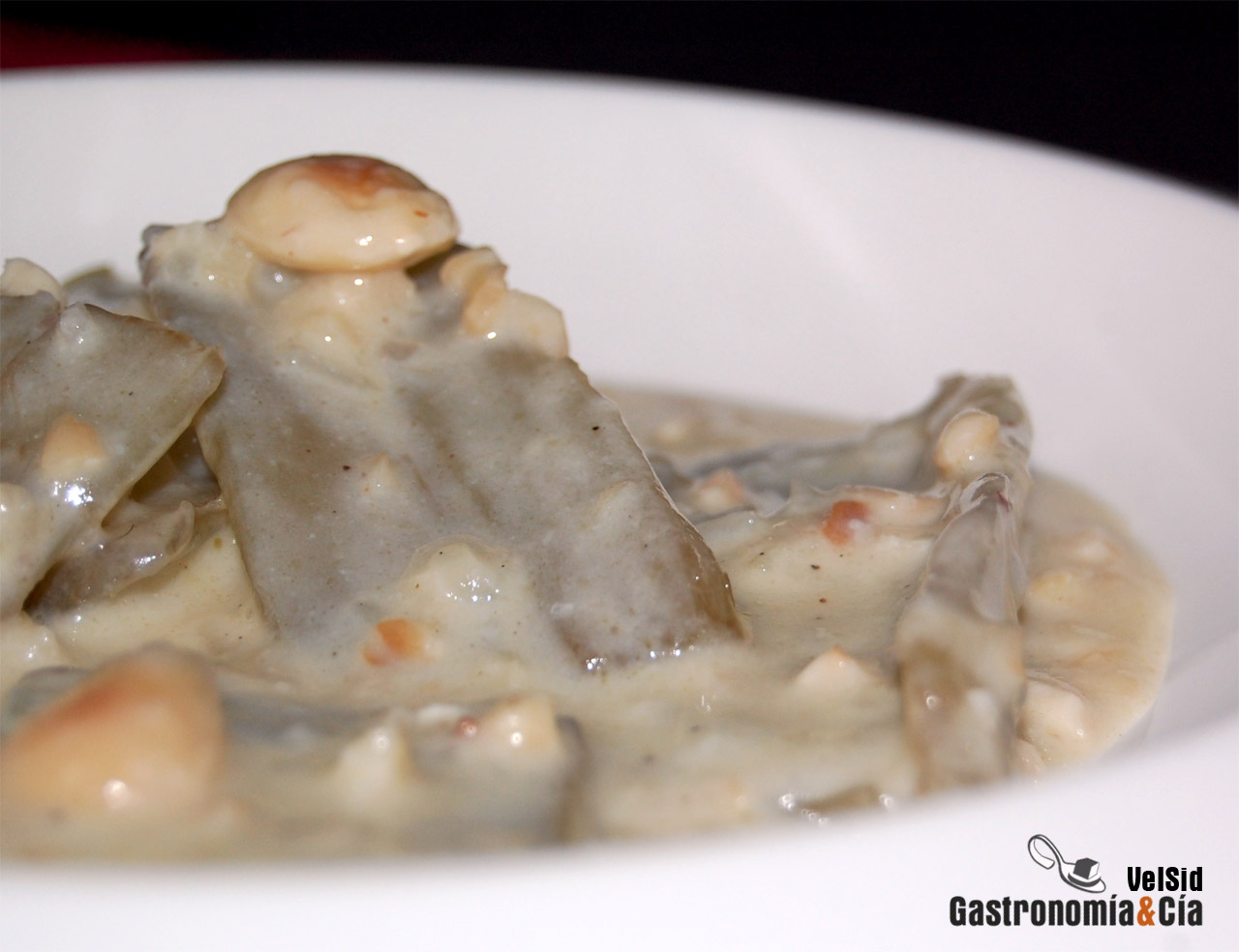 Receta de Cardo con salsa de almendras