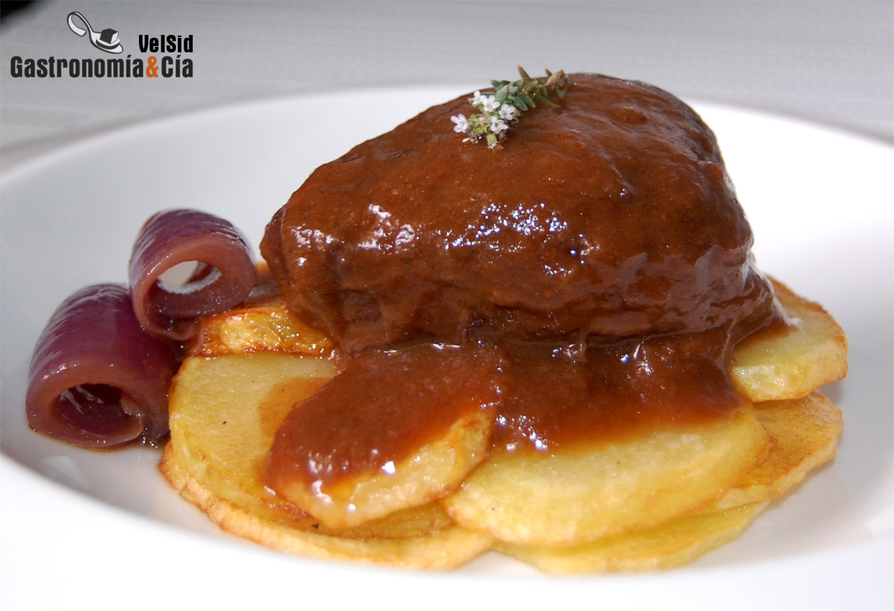 Carrilleras guisadas con patatas