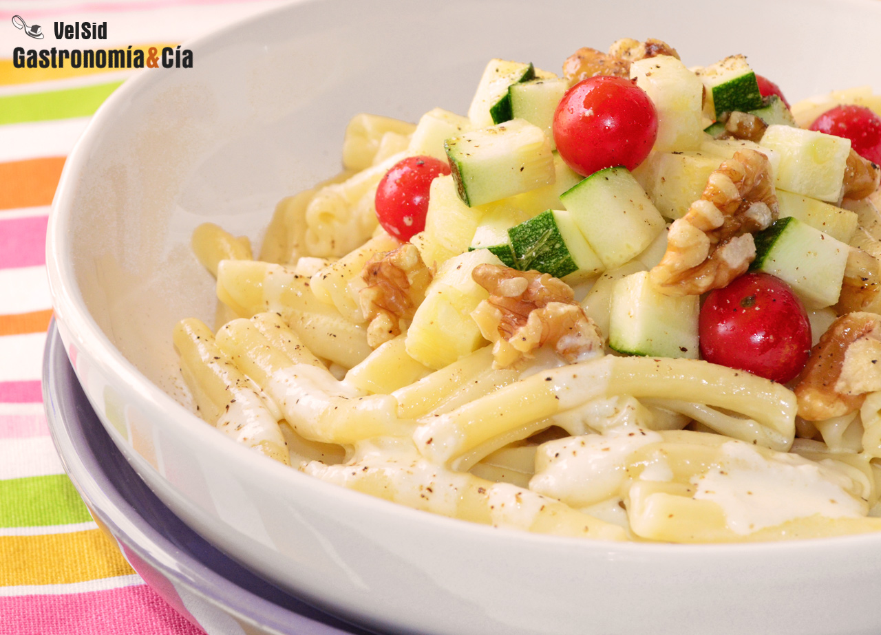 Pasta con calabacín, crème fraîche, parmesano y trufa