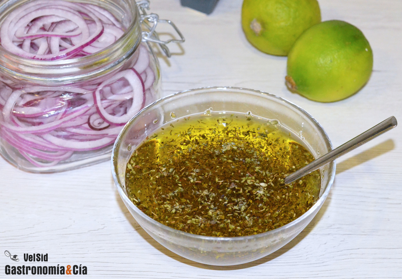 Cebolla marinada con lima y aove