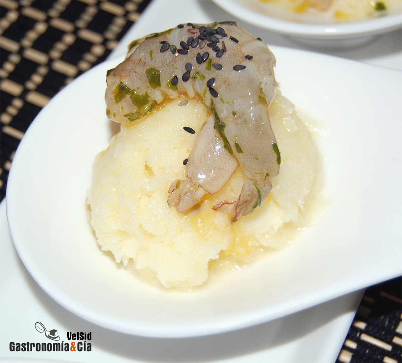 Ceviche de langostinos sobre sorbete de piña