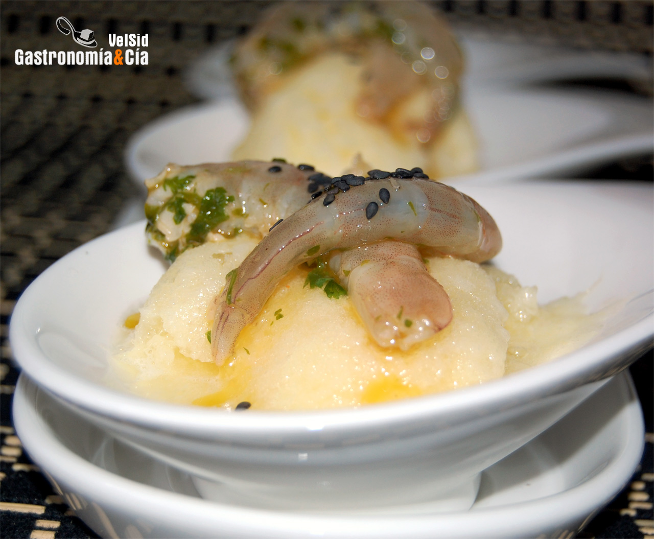 Ceviche de langostinos sobre sorbete de piña