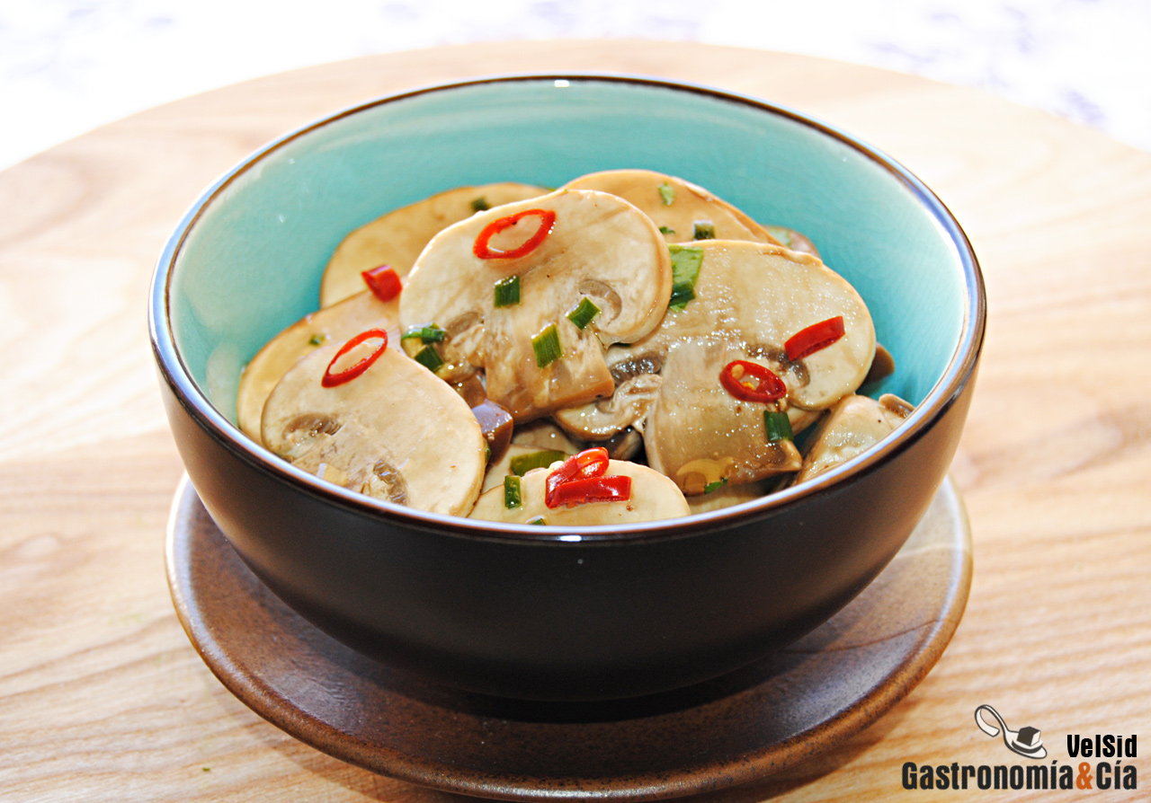 Champiñones en escabeche de vino y soja