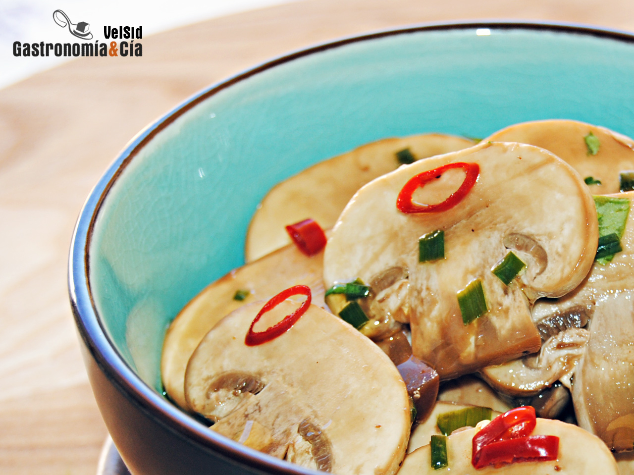 Champiñones en escabeche de vino y soja