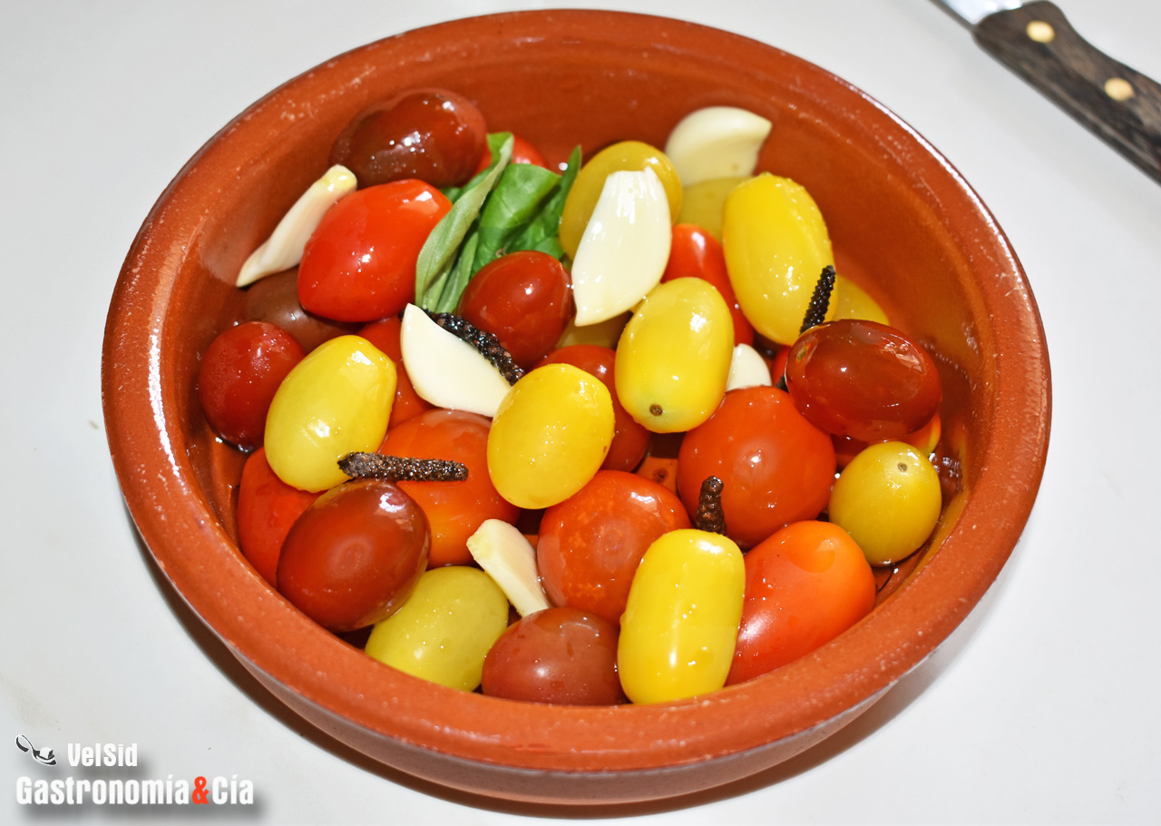Tomates cherry confitados en freidora de aire