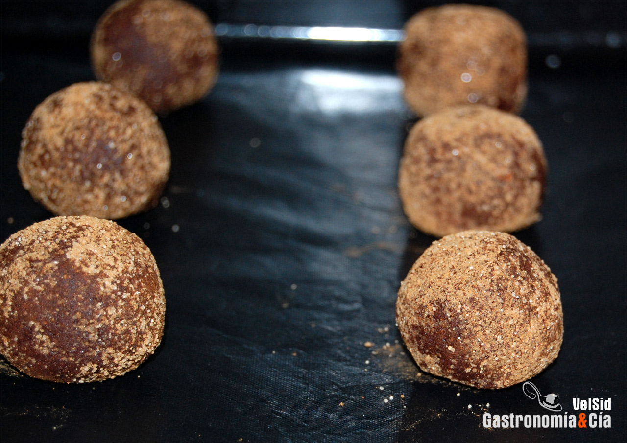 Galletas de chocolate, nuez moscada y canela