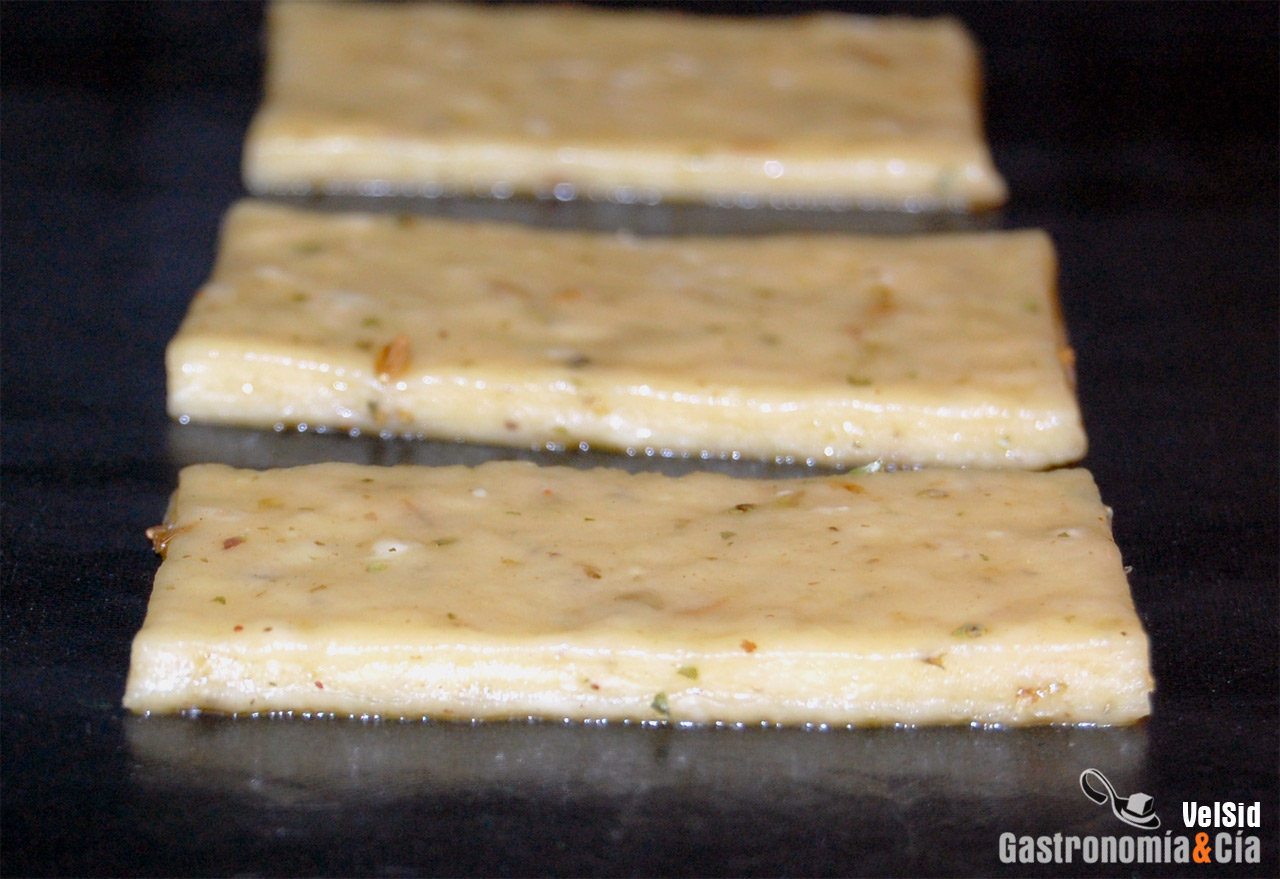 Coca de aceite y comino