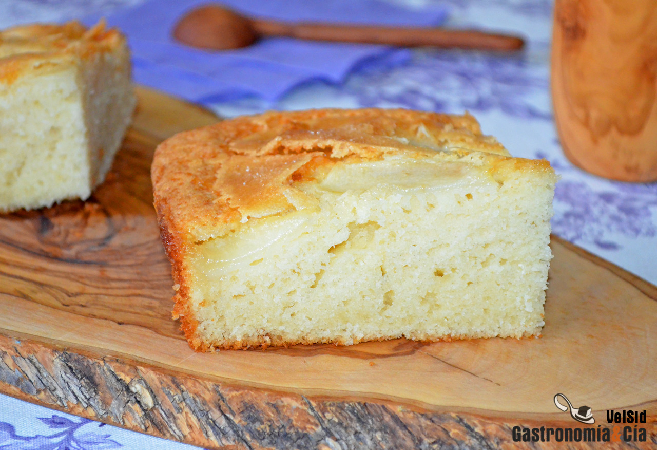 Coca de llanda con peras y anís
