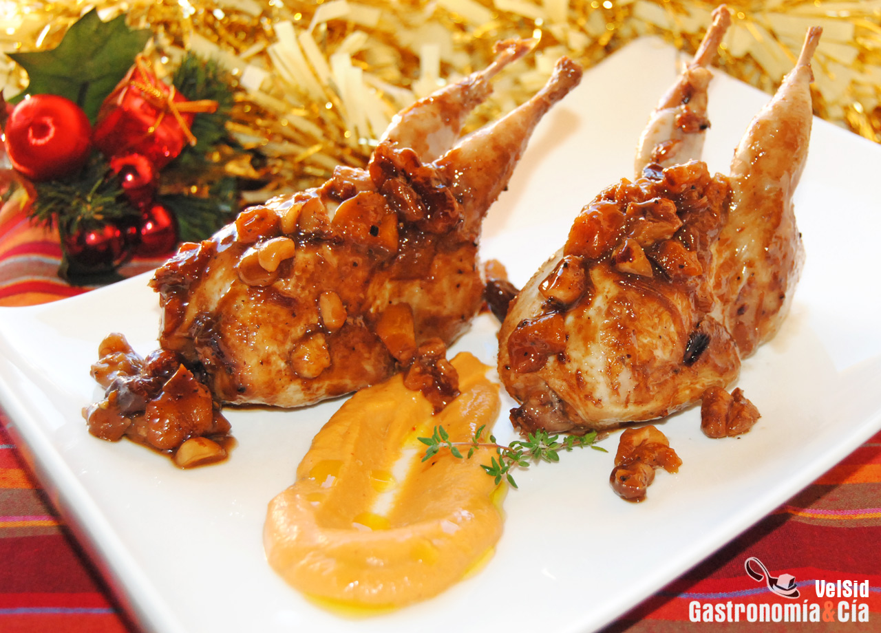 Codornices con frutos secos y calabaza