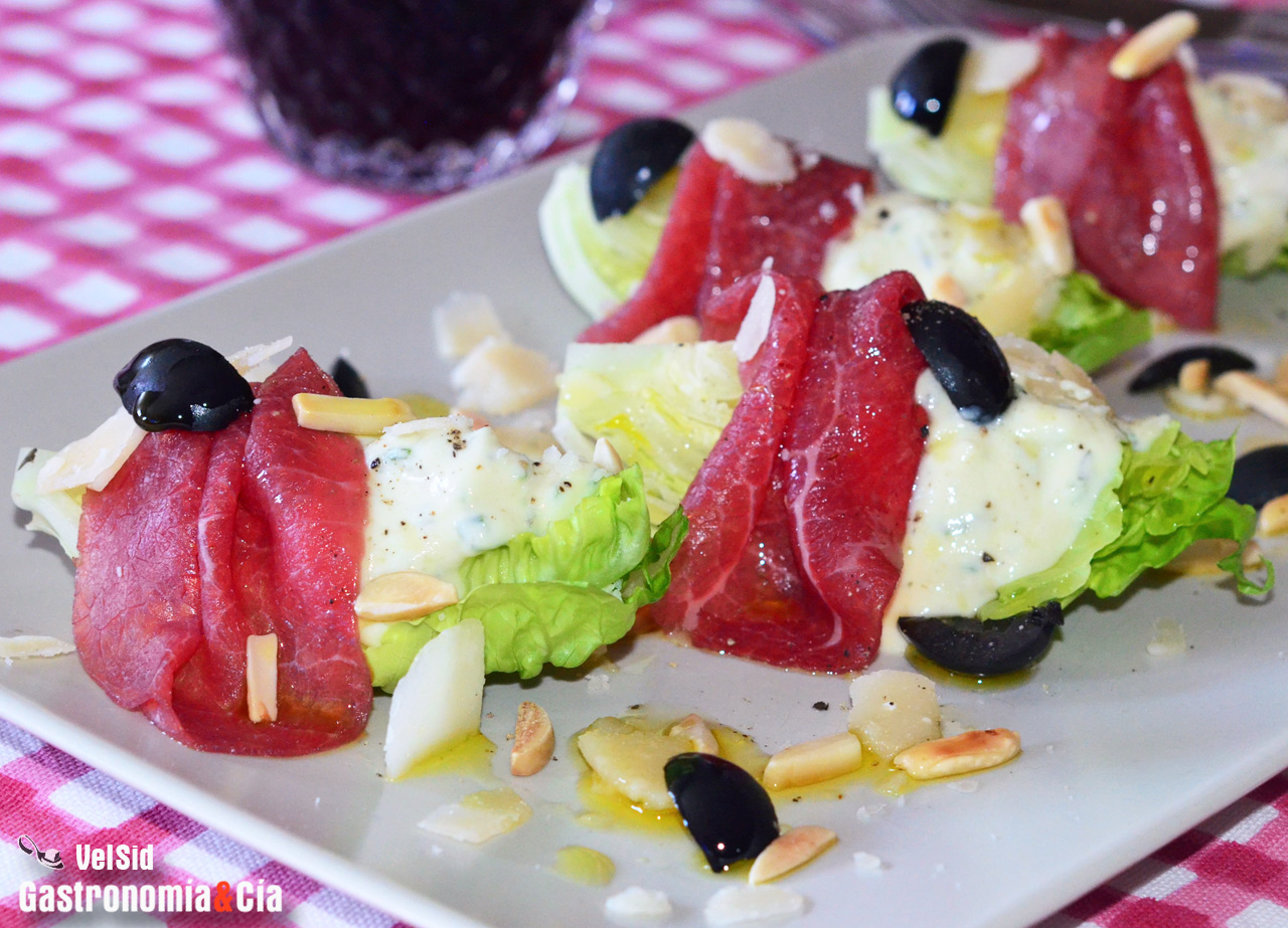 Cogollos de lechuga con carpaccio y mayonesa provenzal