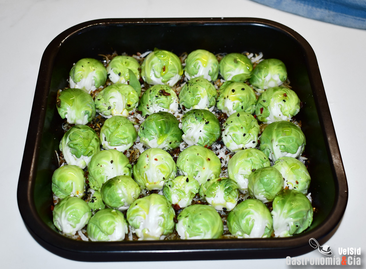 Coles de Bruselas crujientes con parmesano