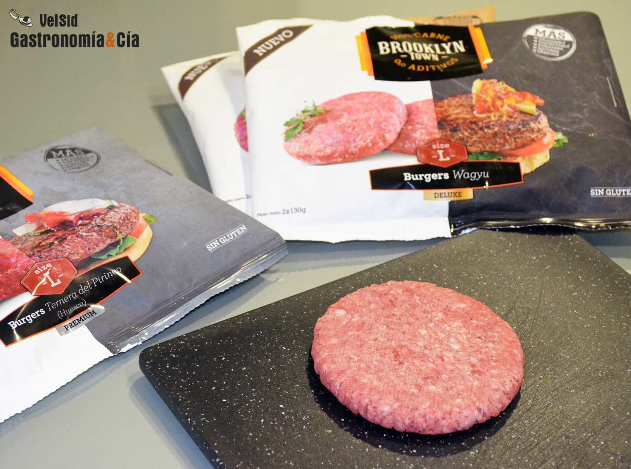 Hamburguesa de wagyu con patatas a la parrilla