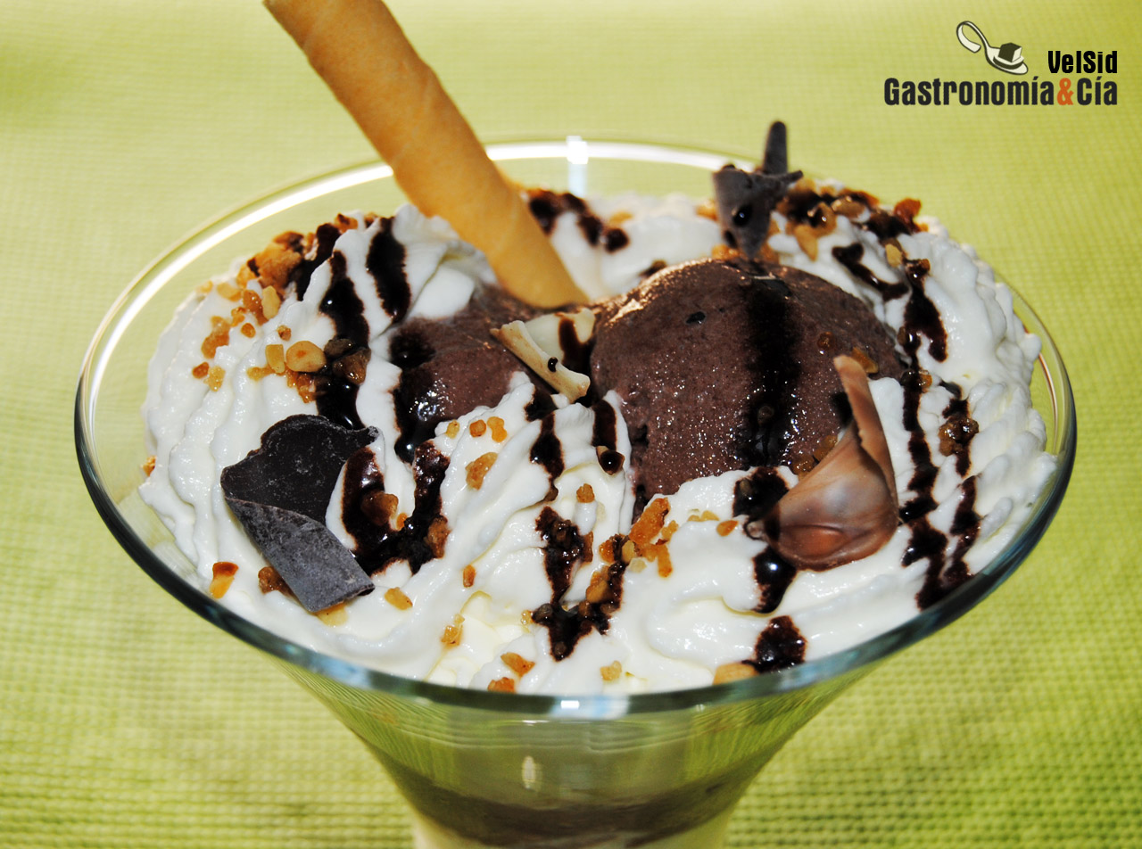 Copa de helado de chocolate al Calvados